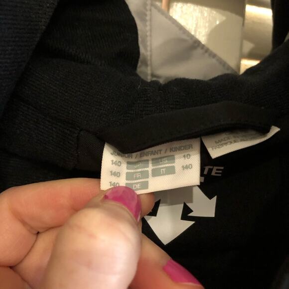 Descente Red and Black Hooded Full Zip Ski Jacket - Picture 5 of 8